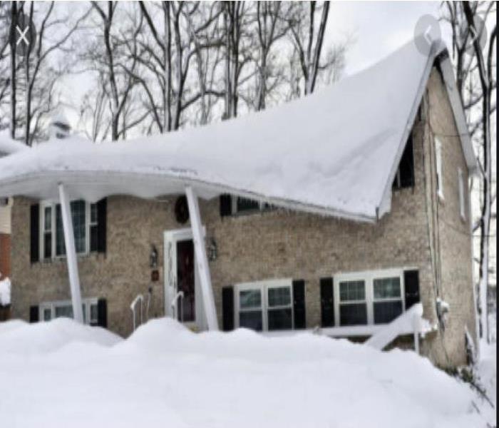 snow collapses roof 